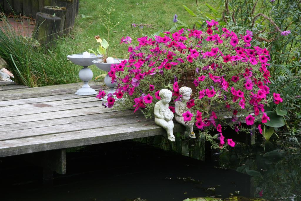 B&B Ut Bosbeekhuuske Tegelen Bagian luar foto