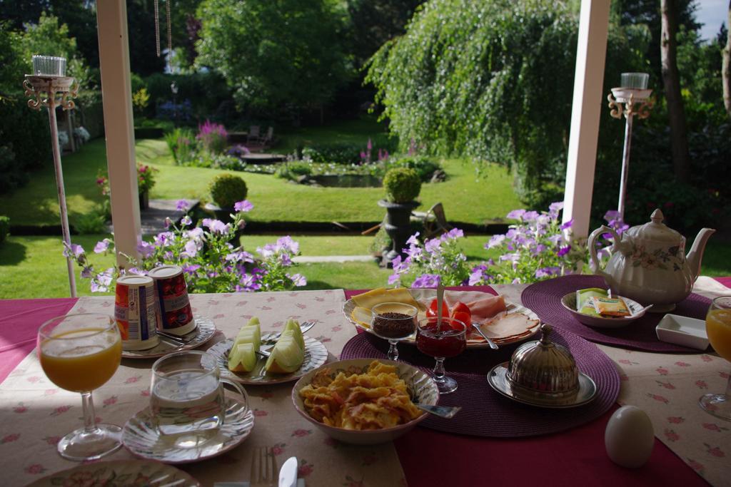 B&B Ut Bosbeekhuuske Tegelen Bagian luar foto